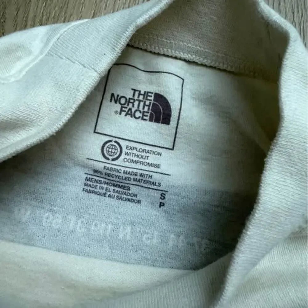 The North Face Men’s Short-Sleeve AXYS Tee size Small